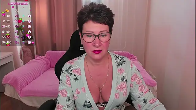 Snapshot of JennyMons chatting on July 7, 2026, 7:56 am JennyMons online show from July 7, 2026, 7:56 am