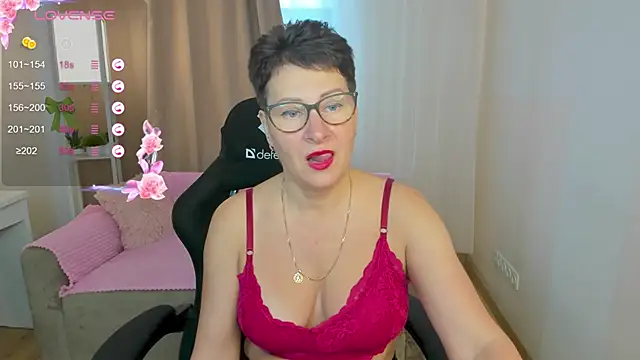 Snapshot of JennyMons chatting on June 14, 2026, 8:04 am JennyMons online show from June 14, 2026, 8:04 am