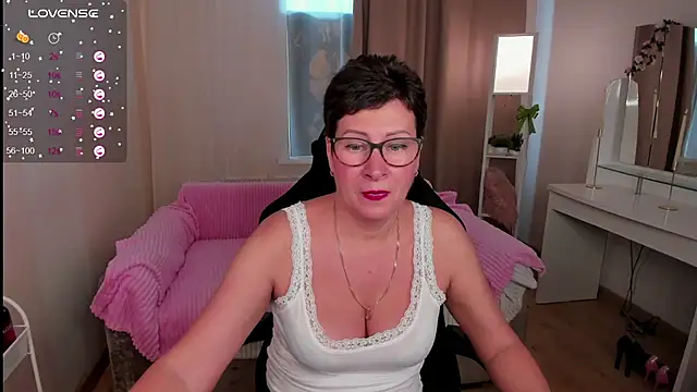 Snapshot of JennyMons chatting on July 2, 2026, 8:20 am JennyMons online show from July 2, 2026, 8:20 am