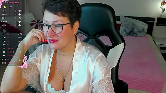 Snapshot of JennyMons chatting on July 11, 2026, 7:52 am JennyMons online show from July 11, 2026, 7:52 am