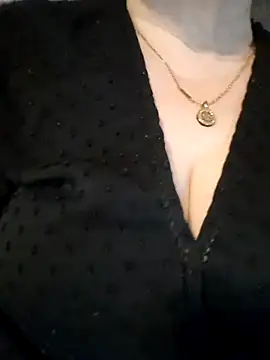 Snapshot of tutku01show chatting on February 15, 2026, 2:05 pm tutku01show online show from February 15, 2026, 2:05 pm