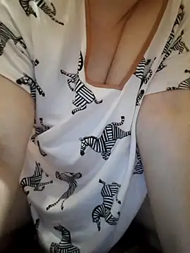 Snapshot of tutku01show chatting on February 23, 2026, 10:32 pm tutku01show online show from February 23, 2026, 10:32 pm