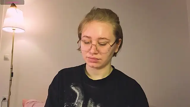 Snapshot of starsonthesky chatting on January 13, 2026, 5:44 am starsonthesky online show from January 13, 2026, 5:44 am