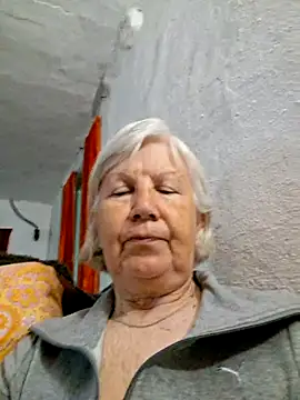 KlaudiaDarling online show from May 14, 2026, 7:38 am