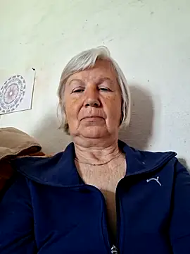 KlaudiaDarling online show from May 1, 2026, 7:57 am