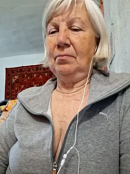 KlaudiaDarling online show from May 11, 2026, 8:05 am