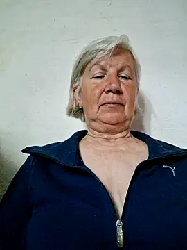 KlaudiaDarling online show from May 15, 2026, 9:29 am