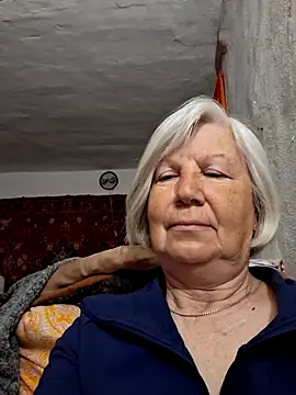 KlaudiaDarling online show from May 2, 2026, 2:28 am