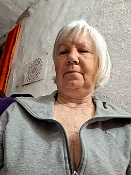 KlaudiaDarling online show from May 8, 2026, 10:46 pm