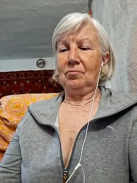 KlaudiaDarling online show from May 11, 2026, 2:45 pm