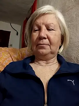 Snapshot of KlaudiaDarling chatting on March 3, 2026, 11:01 pm KlaudiaDarling online show from March 3, 2026, 11:01 pm