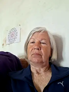 KlaudiaDarling online show from May 7, 2026, 7:01 am