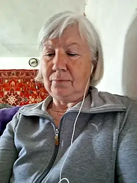 KlaudiaDarling online show from May 8, 2026, 10:19 am