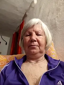 KlaudiaDarling online show from April 14, 2026, 10:59 pm