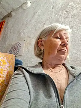 KlaudiaDarling online show from May 16, 2026, 6:07 pm