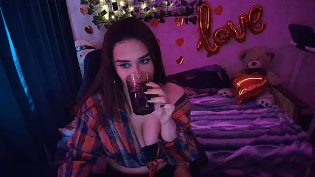 Snapshot of AlisiaRose chatting on March 28, 2026, 3:29 am AlisiaRose online show from March 28, 2026, 3:29 am