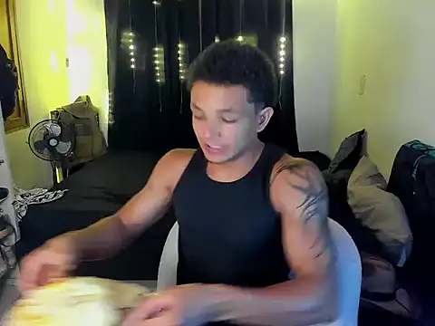 Dres4U online show from March 18, 2026, 6:16 am