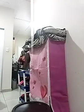 Snapshot of Bra-G chatting on March 6, 2026, 8:26 pm Bra-G online show from March 6, 2026, 8:26 pm