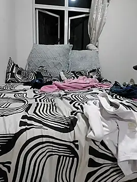 Snapshot of Bra-G chatting on March 24, 2026, 8:20 pm Bra-G online show from March 24, 2026, 8:20 pm