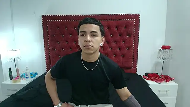 Snapshot of Jaden_and_sofia chatting on May 13, 2026, 3:13 am Jaden and sofia online show from May 13, 2026, 3:13 am