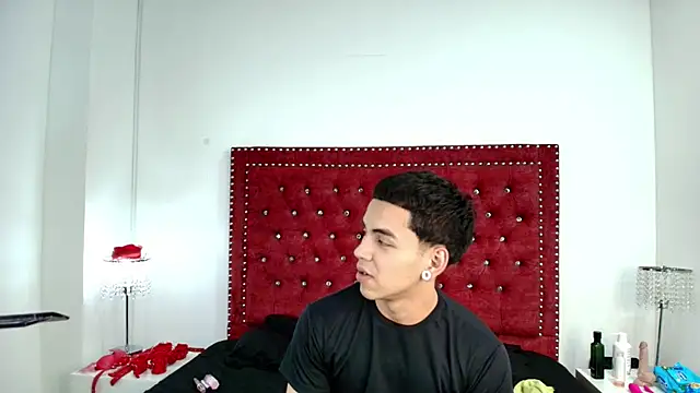 Snapshot of Jaden_and_sofia chatting on May 14, 2026, 3:03 am Jaden and sofia online show from May 14, 2026, 3:03 am