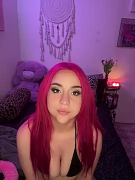 Tiffytooopretty online show from February 12, 2026, 4:23 am