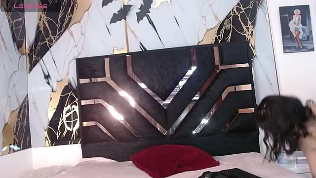 yessbooscs online show from December 23, 2025, 4:56 am