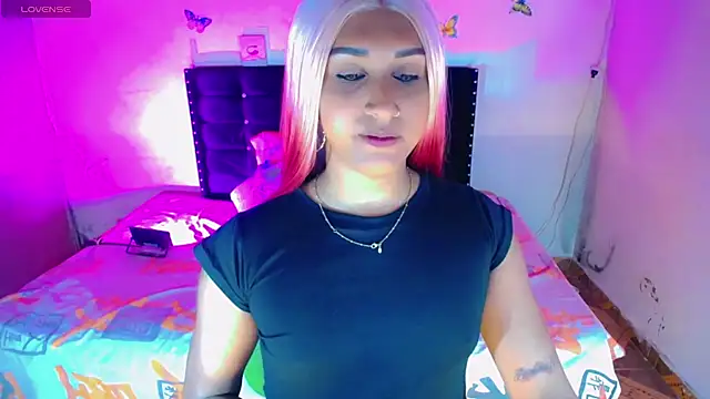 Snapshot of AlondraGill_11 chatting on July 20, 2026, 11:07 pm AlondraGill 11 online show from July 20, 2026, 11:07 pm