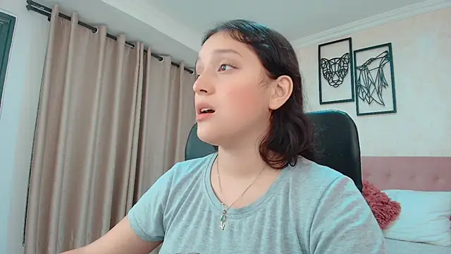 Snapshot of littlemolly_walcott chatting on May 29, 2026, 2:50 am littlemolly walcott online show from May 29, 2026, 2:50 am