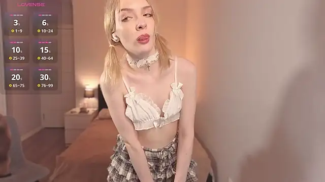 lily moony online show from May 9, 2026, 11:30 pm