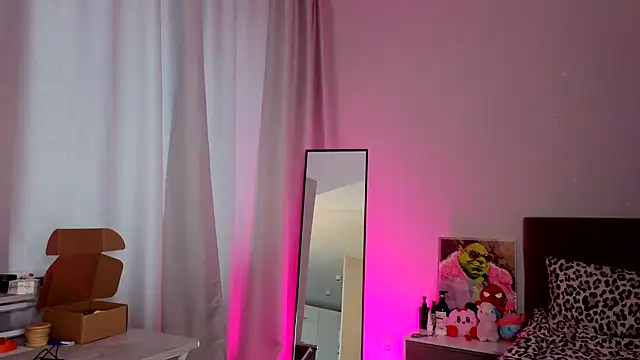 Snapshot of ChrissBerry chatting on March 15, 2026, 3:35 am ChrissBerry online show from March 15, 2026, 3:35 am