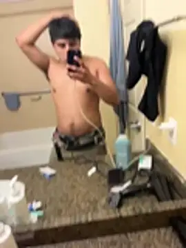 elpapigrande12 online show from January 15, 2026, 6:50 am