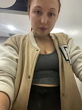 Scarlet auraa online show from June 11, 2026, 8:39 pm