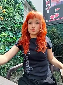 Snapshot of Sienna_Desiree chatting on February 8, 2026, 5:54 pm Sienna Desiree online show from February 8, 2026, 5:54 pm