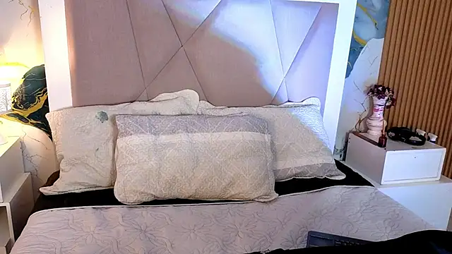 Snapshot of Sienna_Desiree chatting on June 11, 2026, 1:08 pm Sienna Desiree online show from June 11, 2026, 1:08 pm