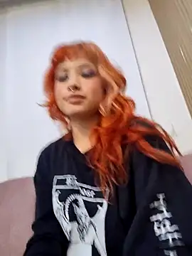 Snapshot of Sienna_Desiree chatting on February 12, 2026, 12:32 am Sienna Desiree online show from February 12, 2026, 12:32 am