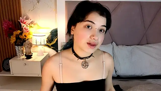 Snapshot of Sienna_Desiree chatting on July 1, 2026, 12:49 pm Sienna Desiree online show from July 1, 2026, 12:49 pm