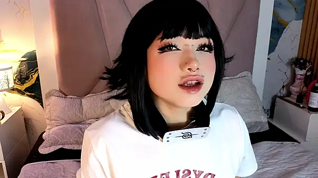Snapshot of Sienna_Desiree chatting on June 14, 2026, 4:35 am Sienna Desiree online show from June 14, 2026, 4:35 am