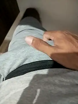 vitorpau22cm online show from February 2, 2026, 10:20 pm