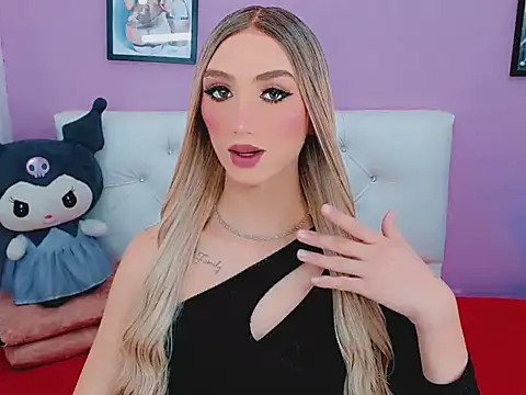 Snapshot of shantal_gil chatting on June 2, 2026, 4:56 am shantal gil online show from June 2, 2026, 4:56 am