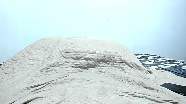 franyeli 9 online show from March 3, 2026, 1:23 am