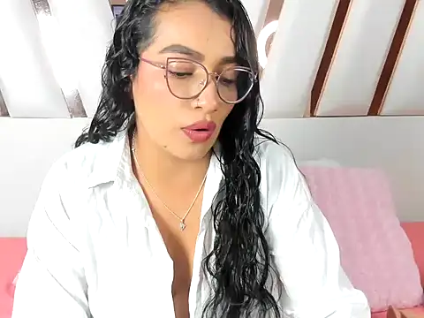 Snapshot of MiaKleinX chatting on May 15, 2026, 11:47 pm MiaKleinX online show from May 15, 2026, 11:47 pm