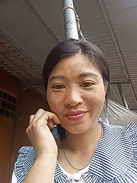 Hiniyk2 online show from June 27, 2026, 3:23 am