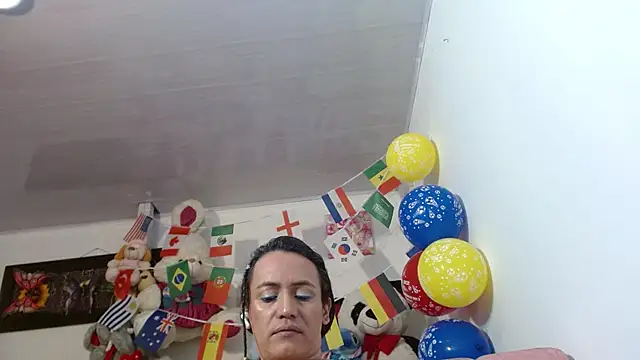 Snapshot of Caticatrina chatting on June 14, 2026, 1:13 am Caticatrina online show from June 14, 2026, 1:13 am