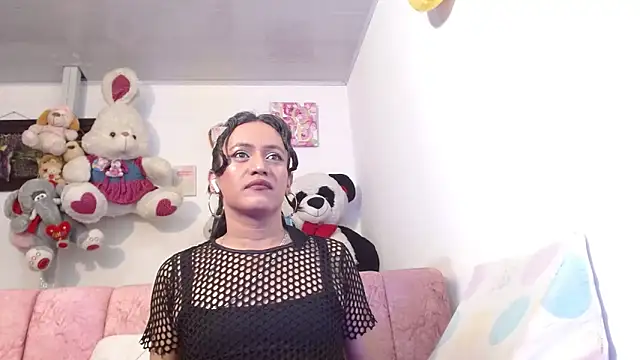 Snapshot of Caticatrina chatting on June 10, 2026, 12:45 am Caticatrina online show from June 10, 2026, 12:45 am