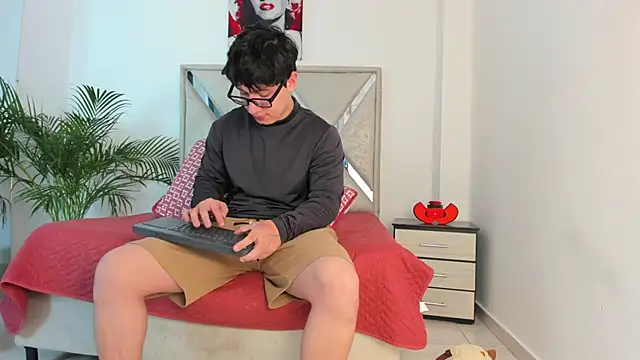 Snapshot of Liam_saint chatting on March 21, 2026, 2:21 pm Liam saint online show from March 21, 2026, 2:21 pm