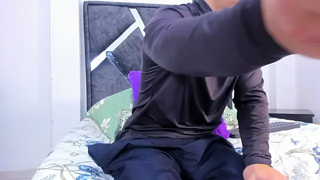 Snapshot of Liam_saint chatting on February 14, 2026, 12:16 pm Liam saint online show from February 14, 2026, 12:16 pm