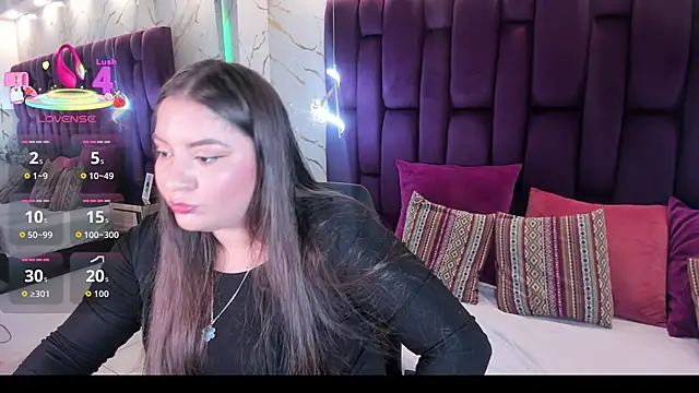 anamontiell1 online show from January 13, 2026, 5:33 am