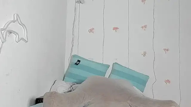 YoungSophie online show from July 29, 2026, 5:12 pm
