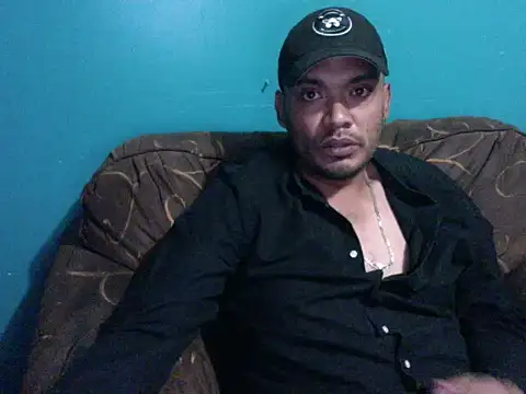 Snapshot of latinomoreno95 chatting on February 26, 2026, 1:05 am latinomoreno95 online show from February 26, 2026, 1:05 am